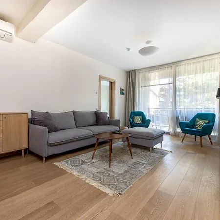Apartment Birutes Alley 43, By Cohost *